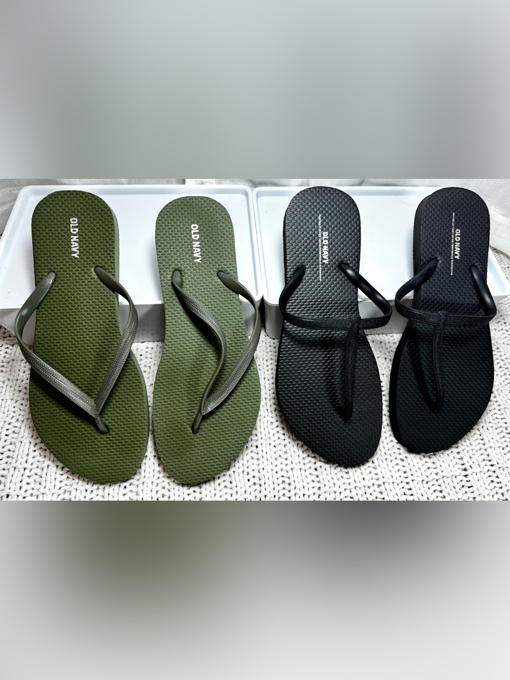 2 Pairs of Women’s Old Navy Rubber Flip Flops Green Black Size 8 #1809